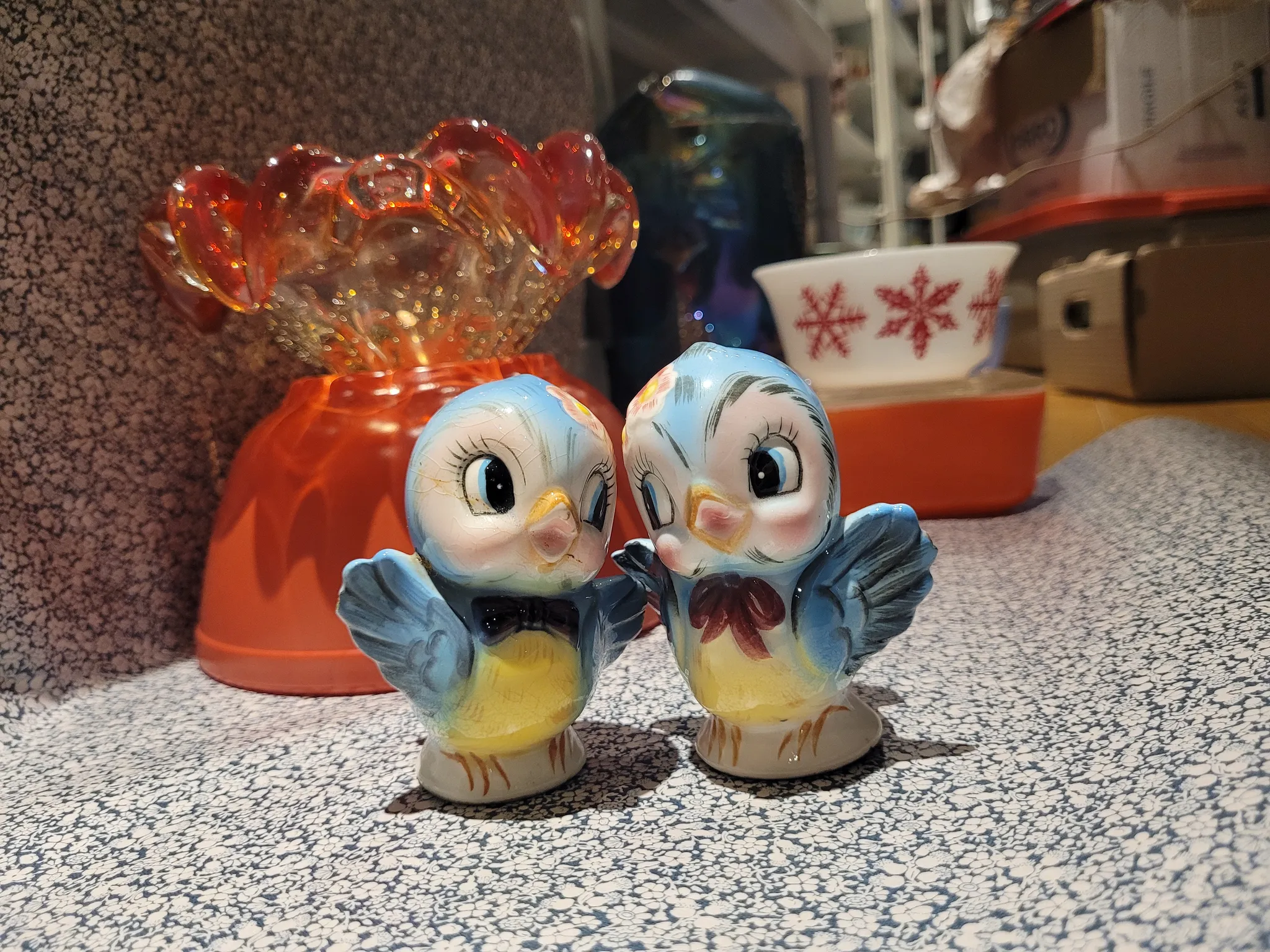 Blue birds and red snowflakes bowl photo 1