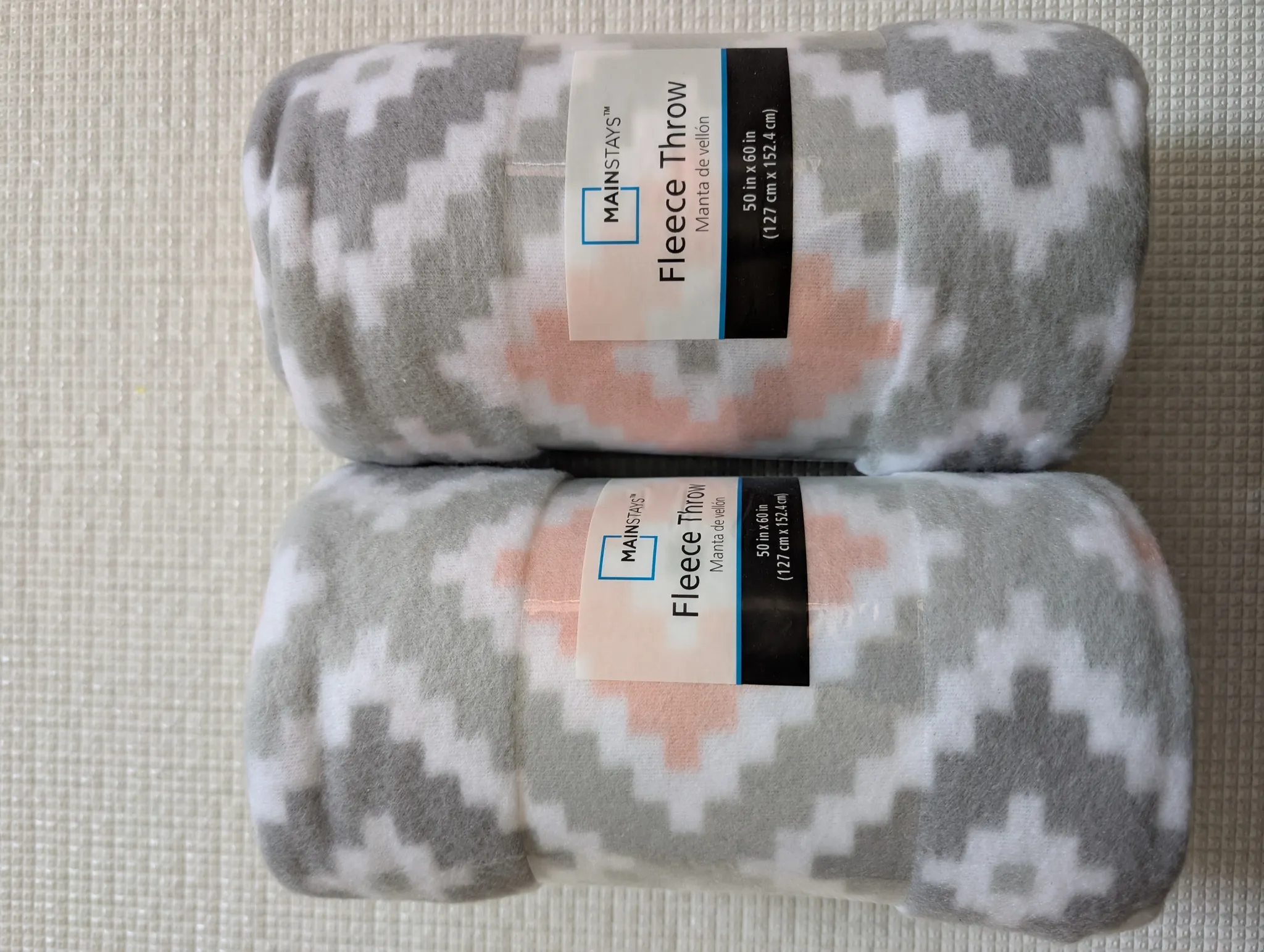 Fleece throws photo 1