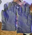Womens gray leather gloves photo 2